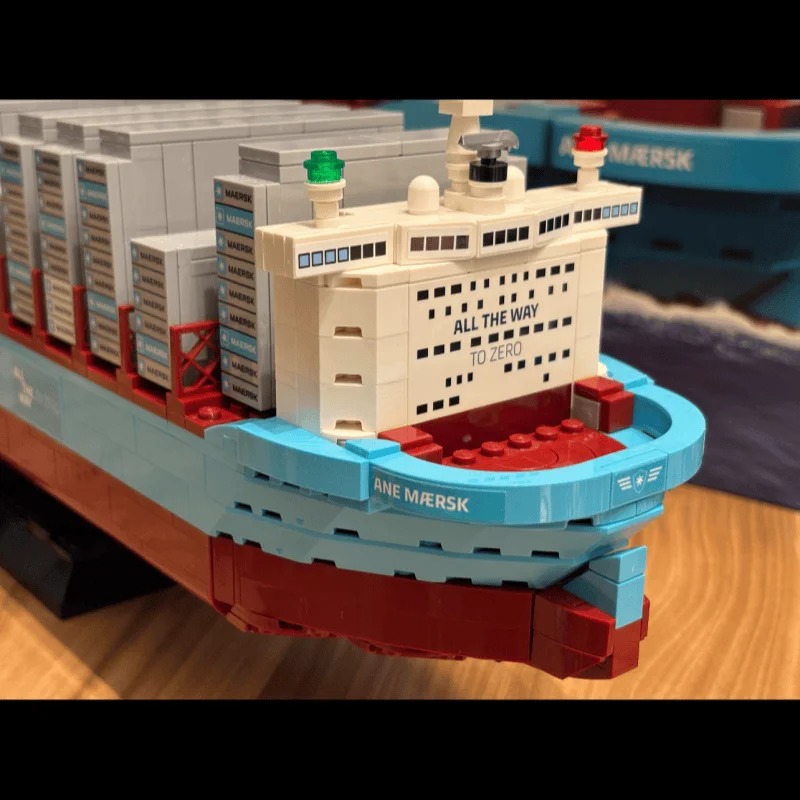 New 2026 Dual-Fuel Container V - đánh giá và giá Model Kit Centaur